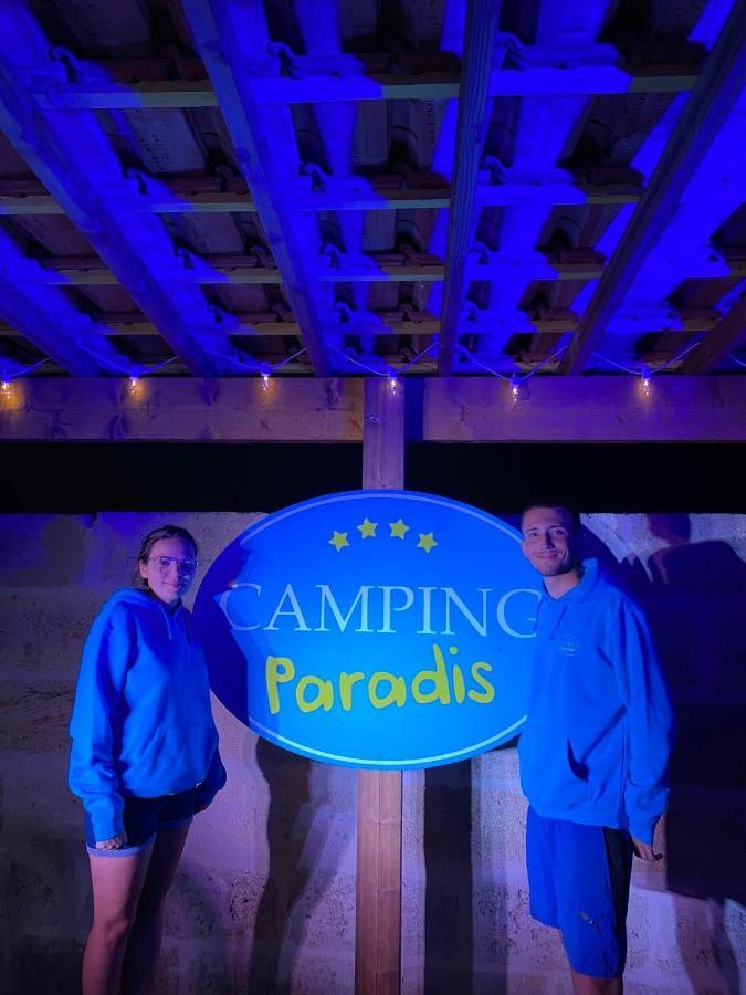 Camping Le Pressoir Petit-Palais-et-Cornemps Exterior foto